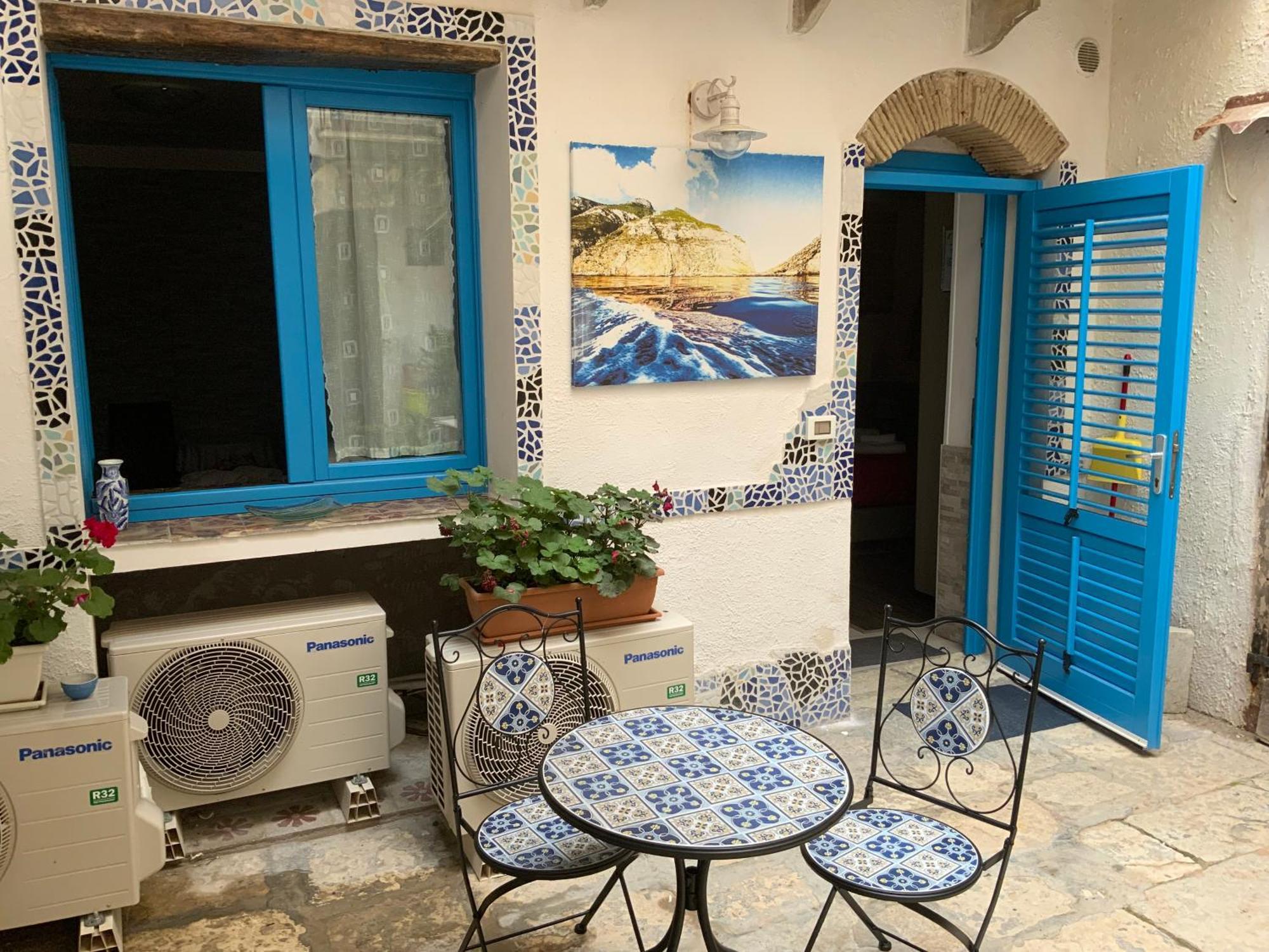 Cortile Azzurro Hotel Trapani Bagian luar foto